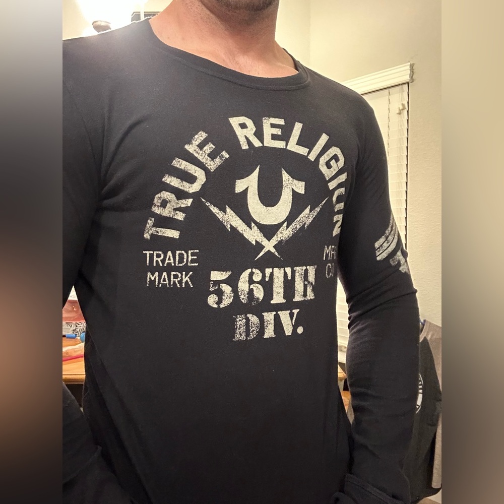 True Religion Men’s Large Black Long Sleeve Tee Shirt
